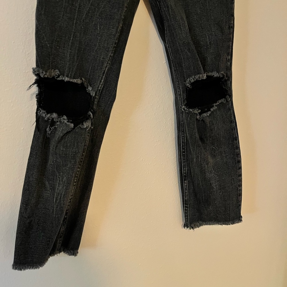 A&F High Rise Mom Jeans - Picture 3 of 6